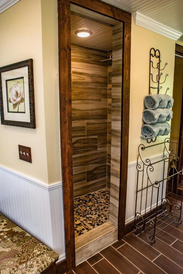Chimney Rock Manor Hotel Bagian luar foto
