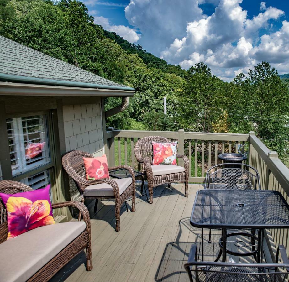 Chimney Rock Manor Hotel Bagian luar foto